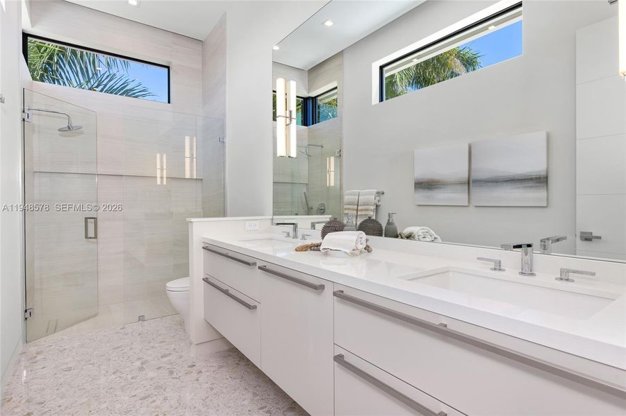 Furnished interior view inside a new home in , Fort Lauderdale (Image 34).