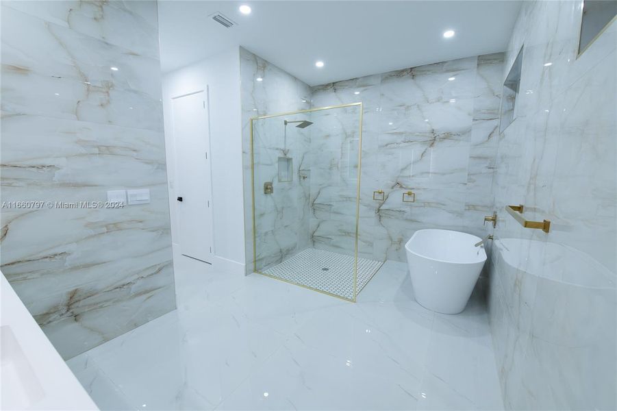 Furnished interior view inside a new home in , Cape Coral (Image 6).