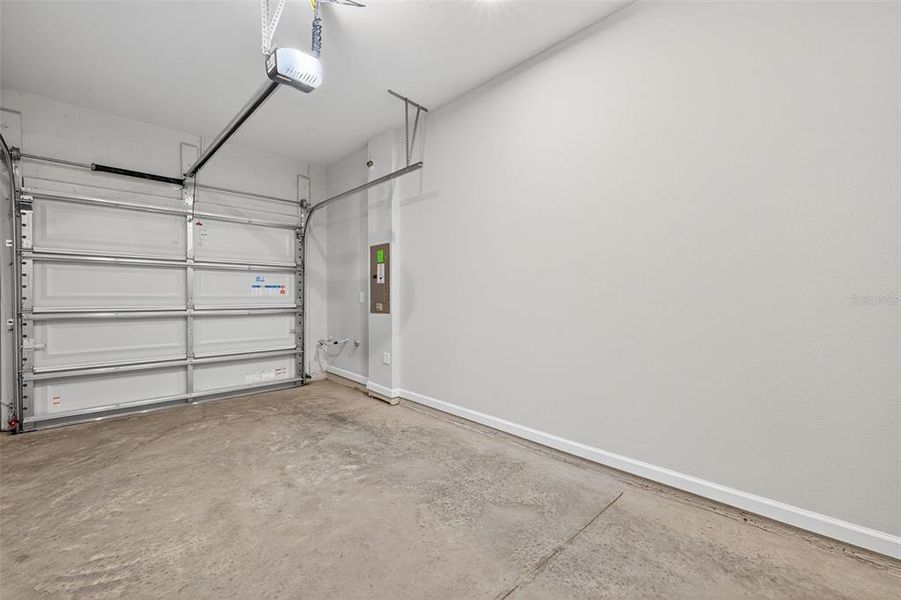 Spacious, unfurnished interior of a new home in Crosswind Ranch, Parrish (Image 21).