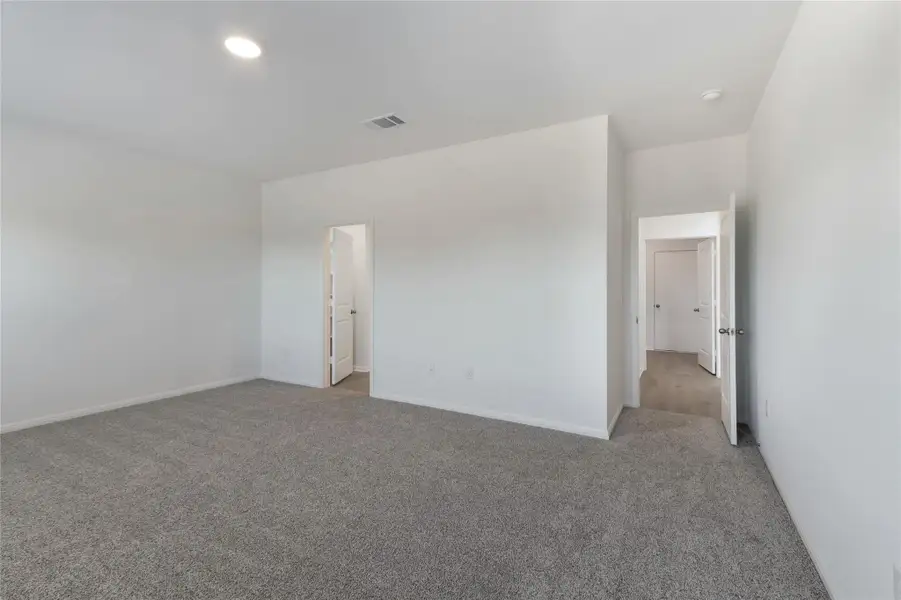Spacious, unfurnished interior of a new home in Bar W Ranch, Leander (Image 26). Spacious, unfurnished interior of a new home in Bar W Ranch, Leander (Image 26).