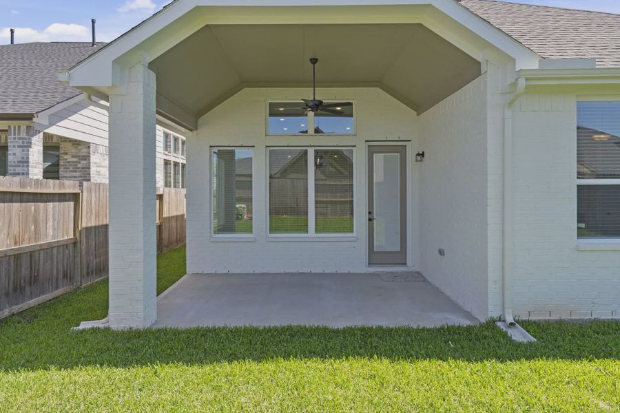 Exterior details and patio area of a home in Sienna 45', Missouri City (Image 4). Exterior details and patio area of a home in Sienna 45', Missouri City (Image 4).