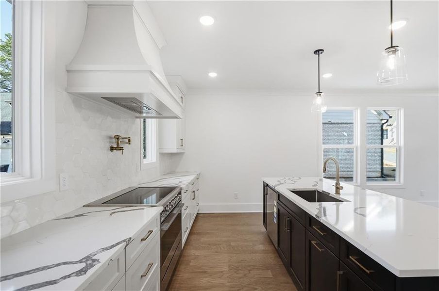 Furnished interior view inside a new home in , Roswell (Image 5).