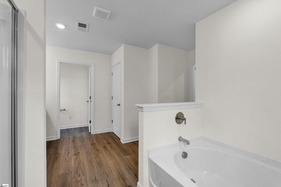 Image 31 of a home in Lynbrook.