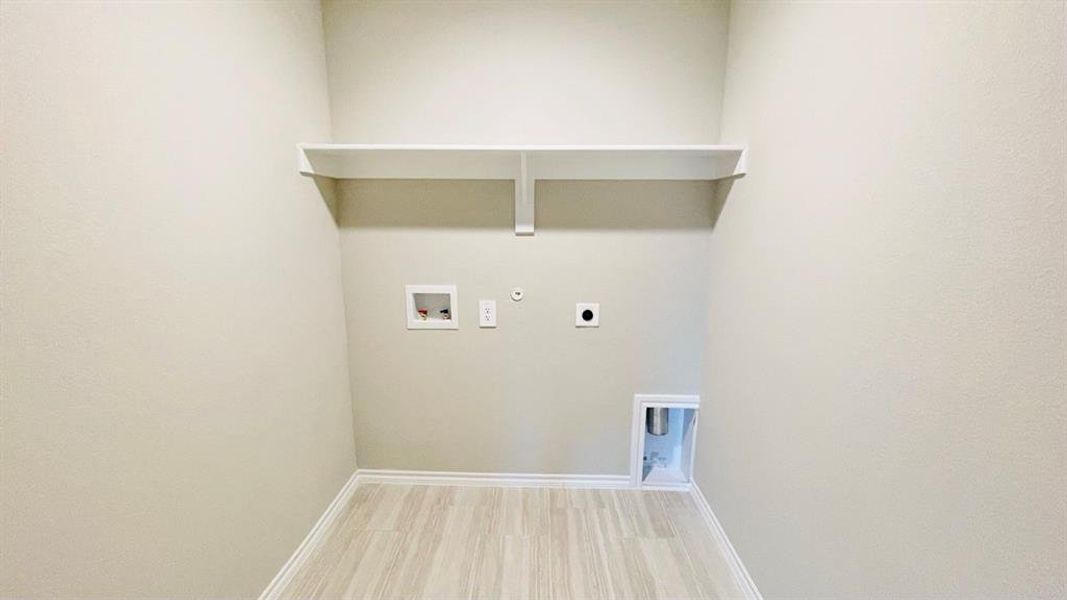 Image 17 of a home in Sunnycreek. Image 17 of a home in Sunnycreek.