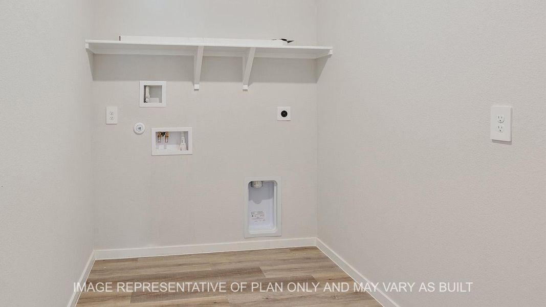 Spacious, unfurnished interior of a new home in Midtown Reserve, College Station (Image 12).