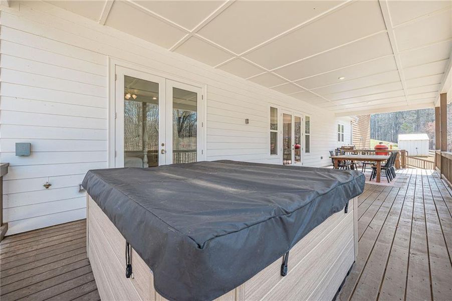 Exterior details and patio area of a home in , Waleska (Image 4).