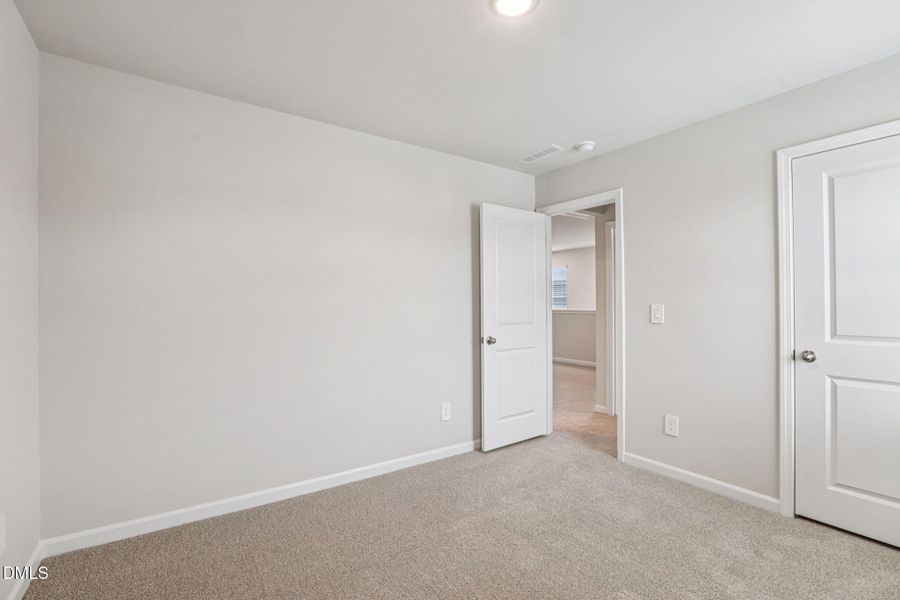 18-web-or-mls-Raleigh - Oak Manor - 641