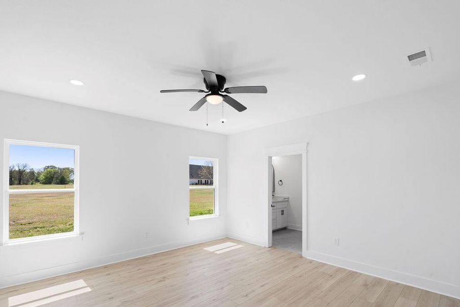 Spacious, unfurnished interior of a new home in , Mount Pleasant (Image 35).