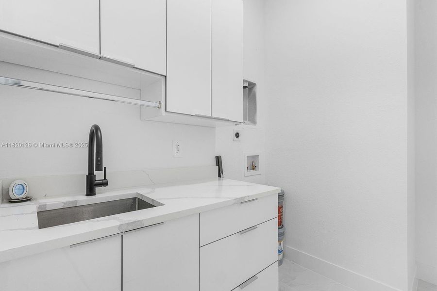 Furnished interior view inside a new home in , Cape Coral (Image 11).