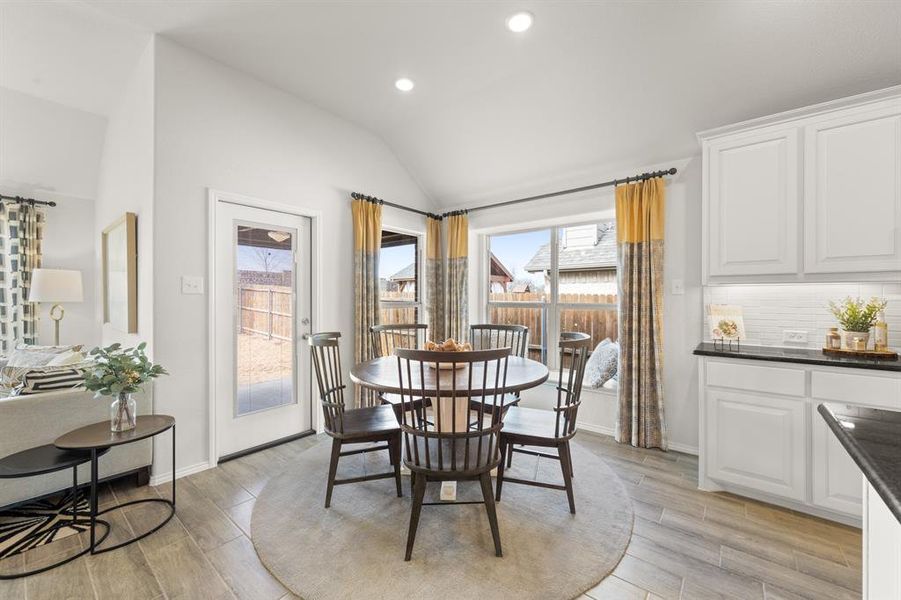 10620 Moss Cove- Breakfast nook-1