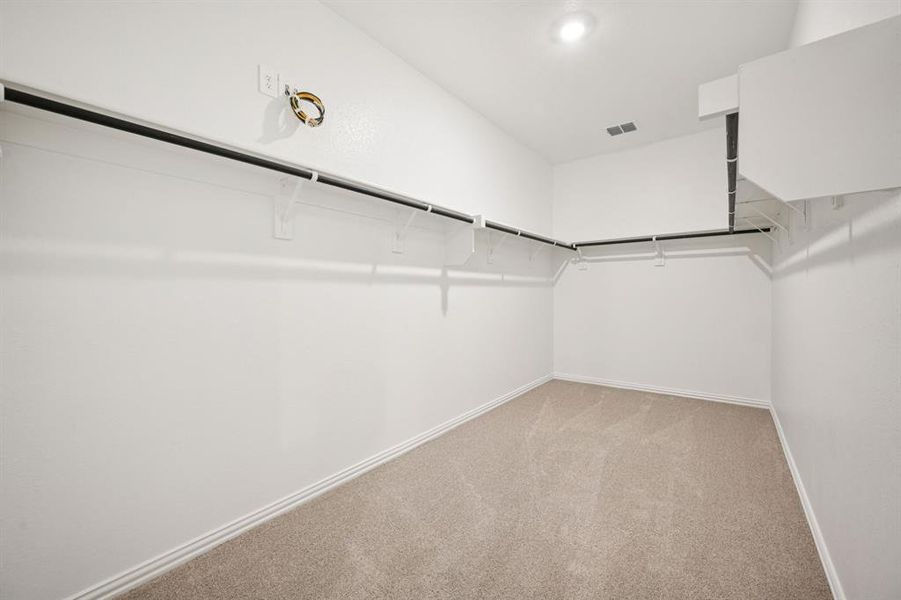 Spacious, unfurnished interior of a new home in Eastridge - Signature Series, McKinney (Image 27).