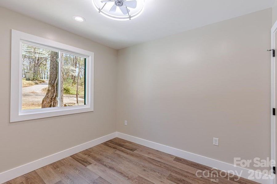Spacious, unfurnished interior of a new home in , Whittier (Image 35).