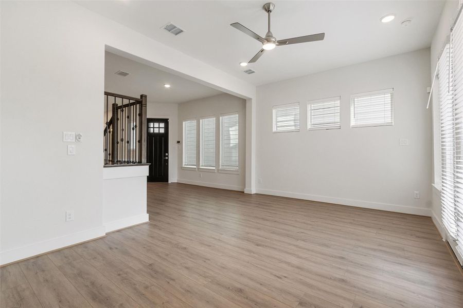 Spacious, unfurnished interior of a new home in Shady Acres, Houston (Image 15). Spacious, unfurnished interior of a new home in Shady Acres, Houston (Image 15).
