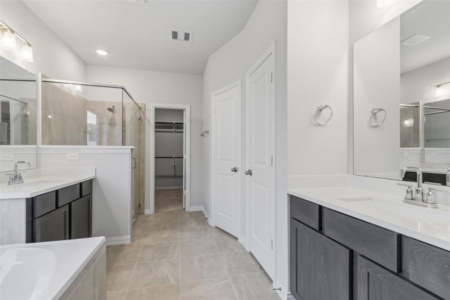Furnished interior view inside a new home in The Woodlands Hills, Willis (Image 14).