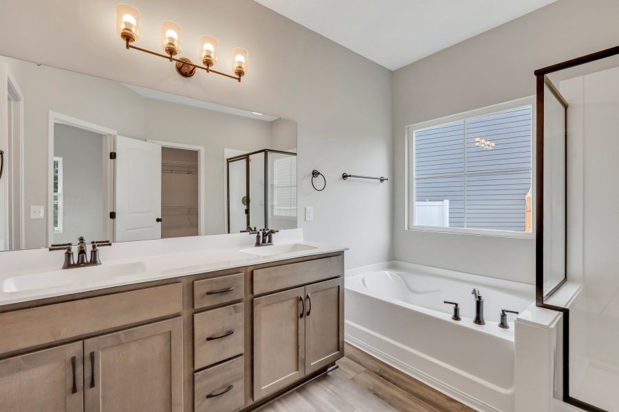 Wassaw – Owner’s Bathroom with Dual Vanity Wassaw – Owner’s Bathroom with Dual Vanity