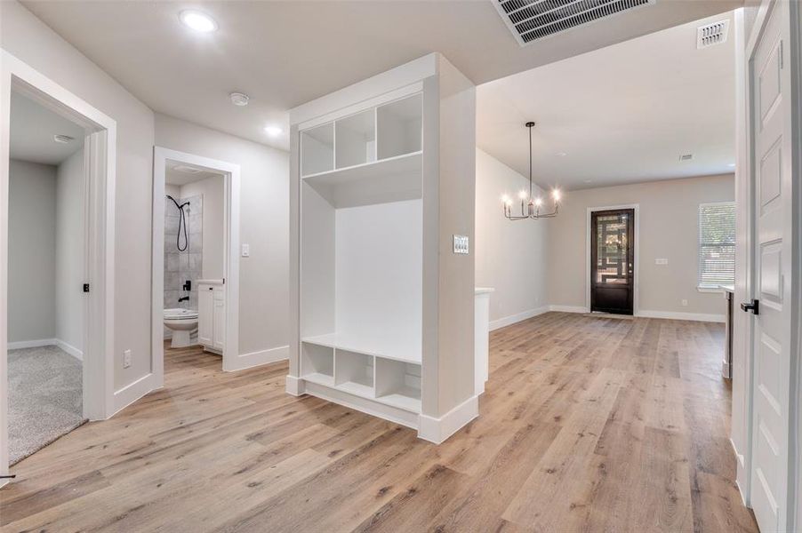 Spacious, unfurnished interior of a new home in , Dallas (Image 18).