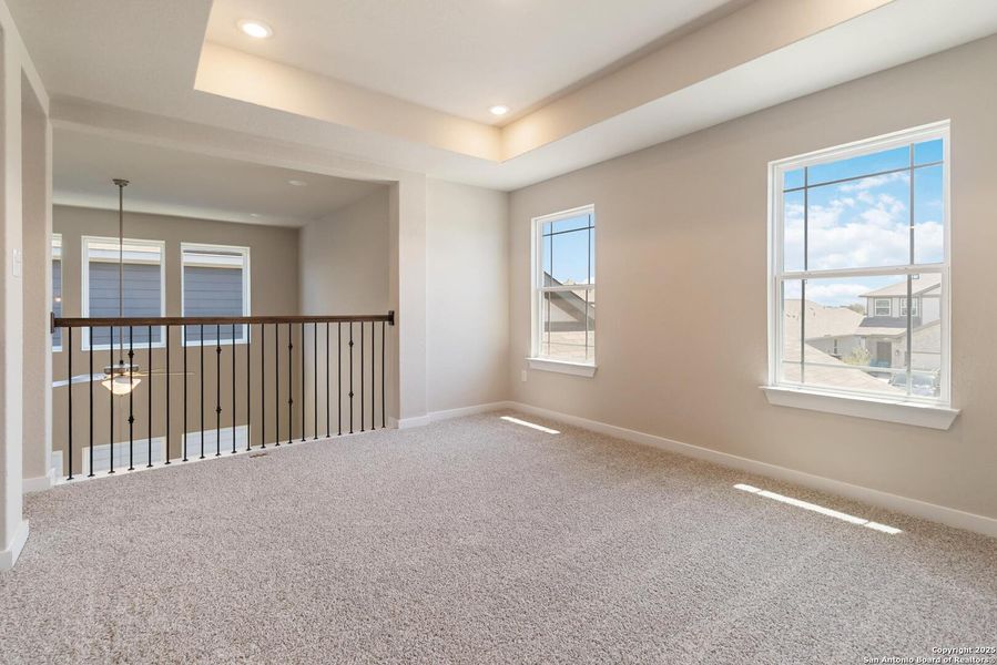 Spacious, unfurnished interior of a new home in Timber Creek, San Antonio (Image 18).