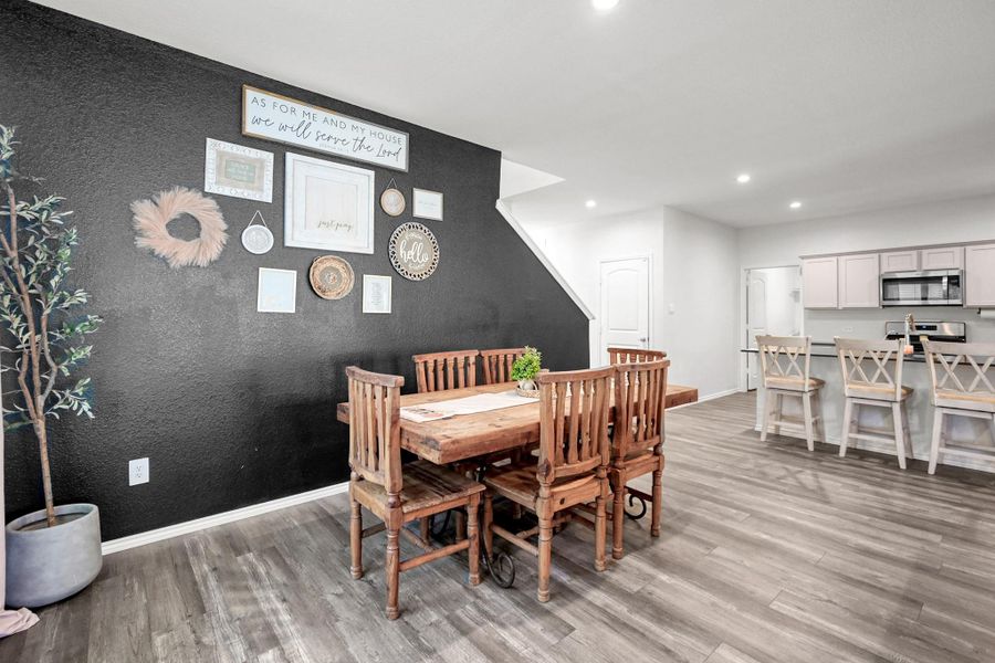 Furnished interior view inside a new home in Summerwood Trails, Willis (Image 30). Furnished interior view inside a new home in Summerwood Trails, Willis (Image 30).