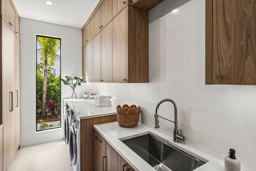 93-web-or-mls-MIK07708