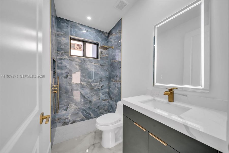 Furnished interior view inside a new home in , Cape Coral (Image 14).