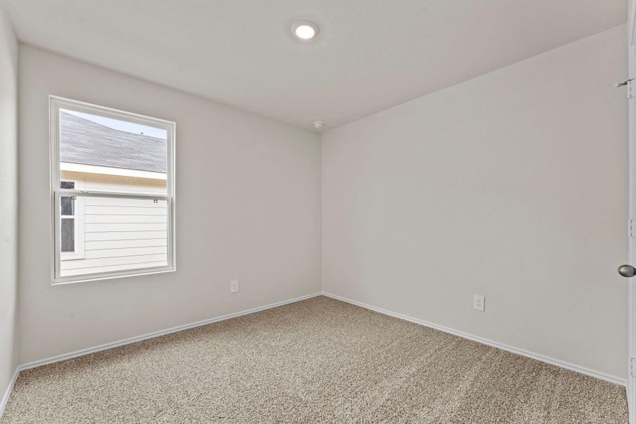 Spacious, unfurnished interior of a new home in Bollinger, Uhland (Image 19).