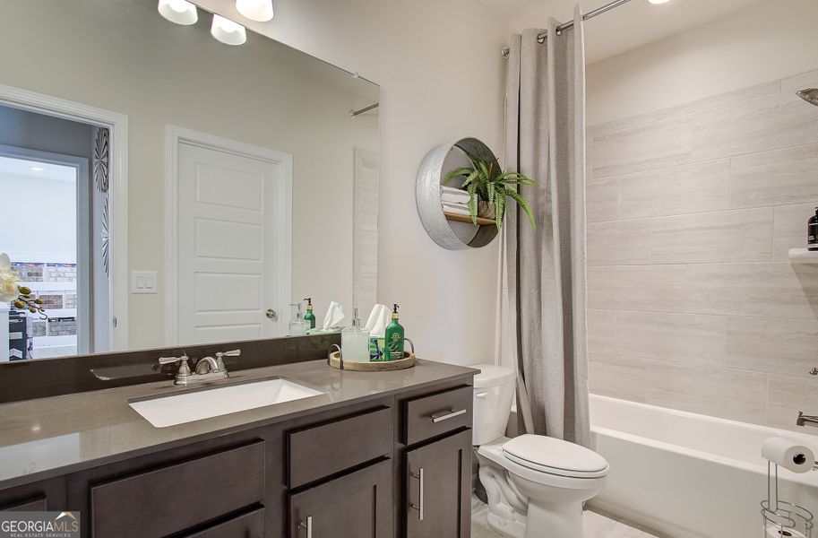 Furnished interior view inside a new home in Mallard’s Landing, Jefferson (Image 46).