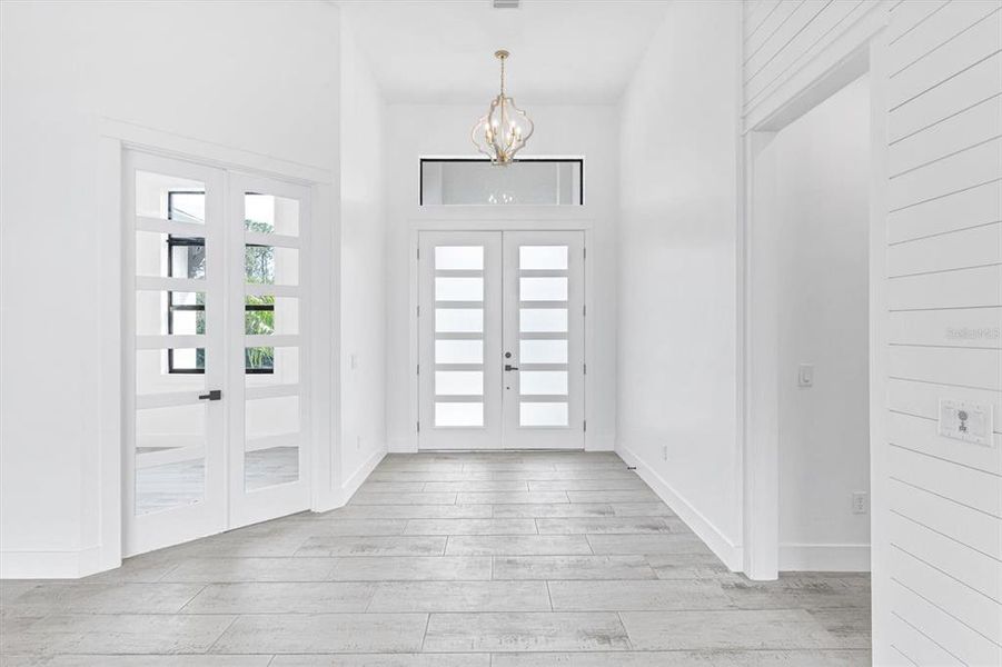Spacious, unfurnished interior of a new home in , Port Charlotte (Image 23).