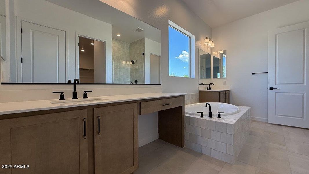 023 - Owner's Bathroom 023 - Owner's Bathroom