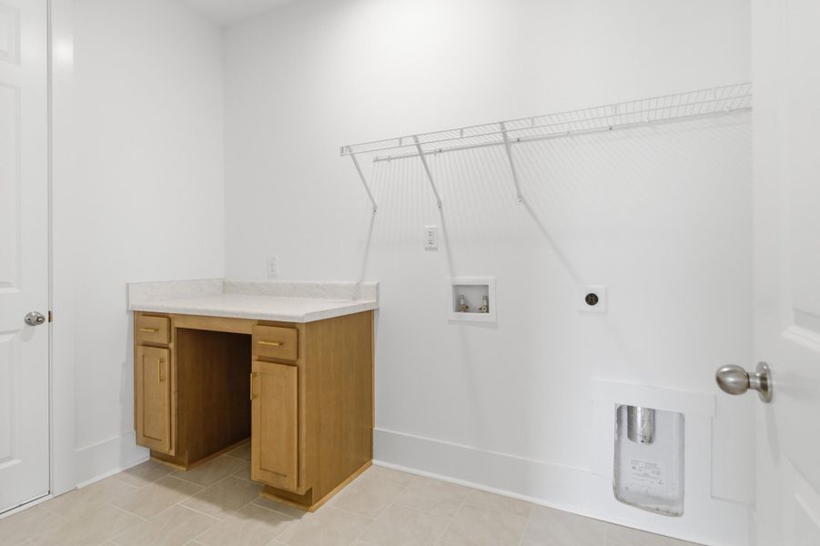 Spacious, unfurnished interior of a new home in , Ravenel (Image 20).