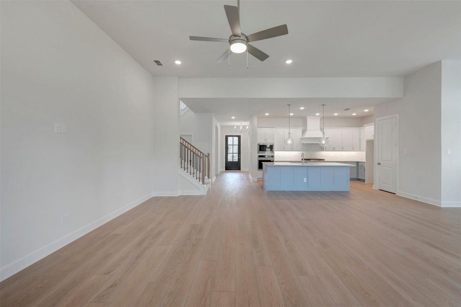 Spacious, unfurnished interior of a new home in ARTAVIA - Parkview Collection, Conroe (Image 17).