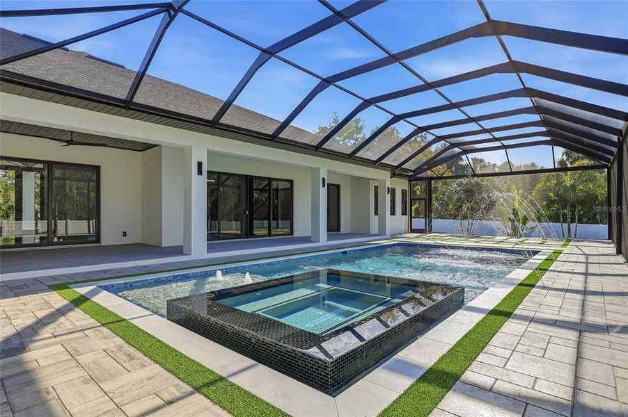 Exterior details and patio area of a home in , Tampa (Image 41).
