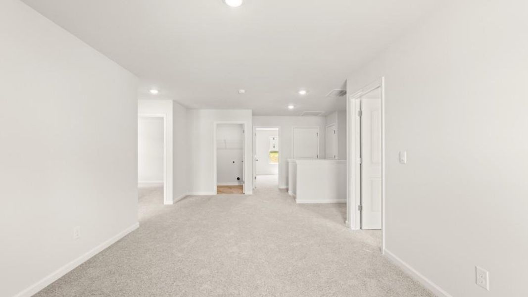 Spacious, unfurnished interior of a new home in Northwoods at Mirror Lake, Villa Rica (Image 19).
