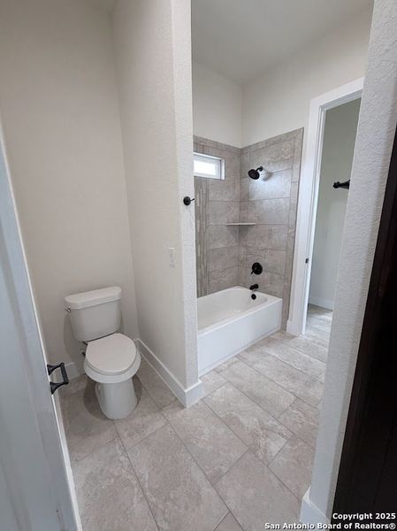 Furnished interior view inside a new home in , Floresville (Image 8).