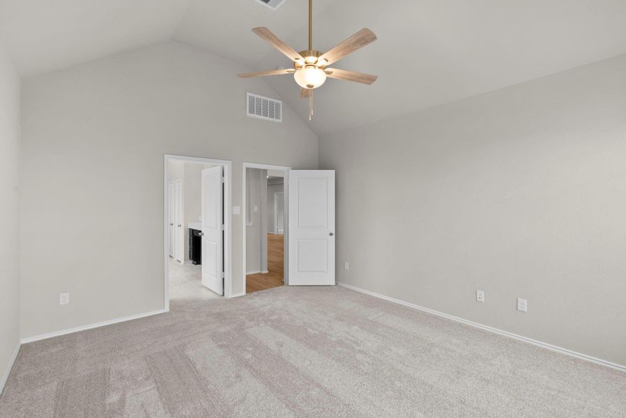Spacious, unfurnished interior of a new home in Escondido, Magnolia (Image 19).