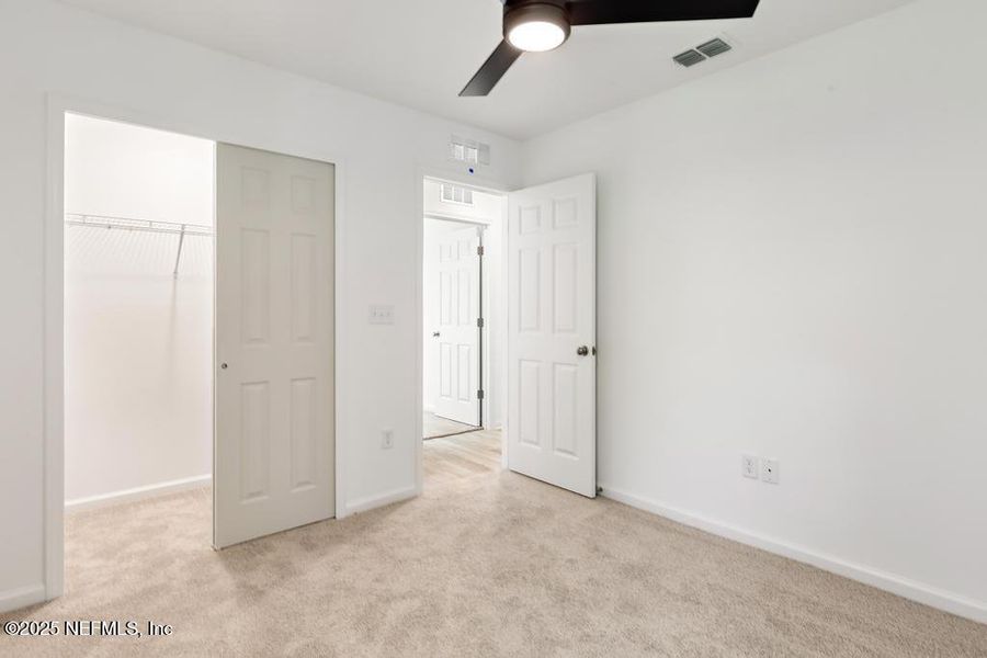 Spacious, unfurnished interior of a new home in , Jacksonville (Image 17).