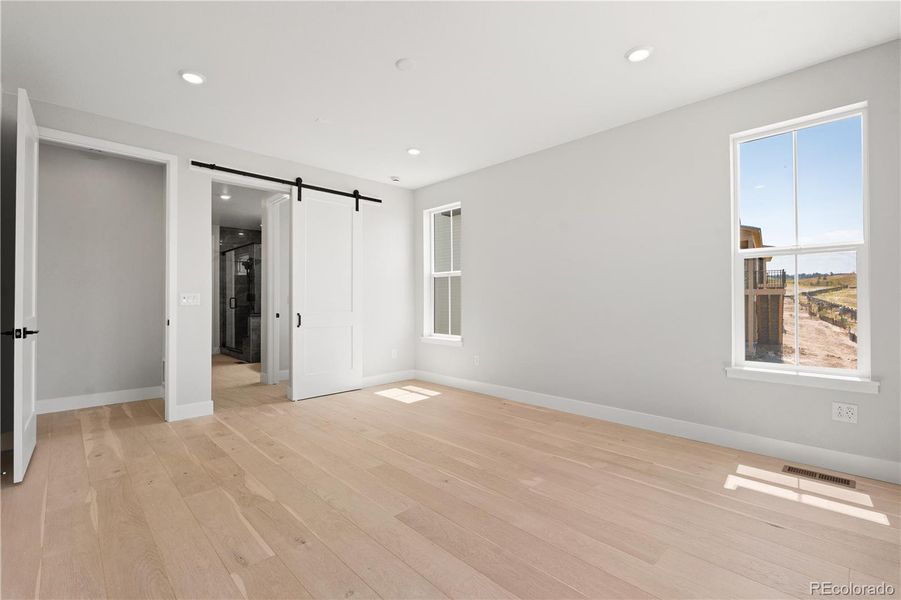 Spacious, unfurnished interior of a new home in Gallery at The Canyons, Castle Pines (Image 22).