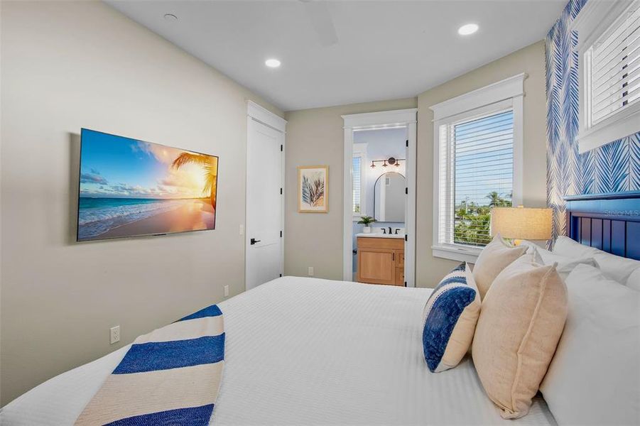 Furnished interior view inside a new home in , Sarasota (Image 31).