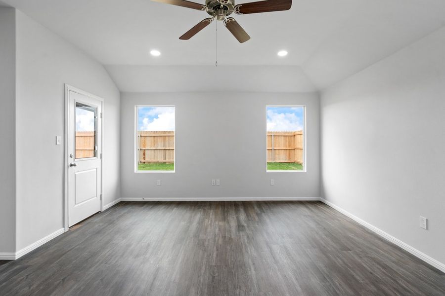 Representative unfurnished interior of a home built from the TAYLOR by D.R. Horton in Faculty Row, Abilene (Image 34).