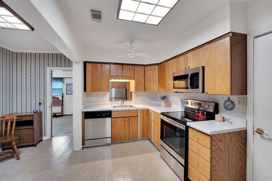 Furnished interior view inside a new home in , Itasca (Image 8).