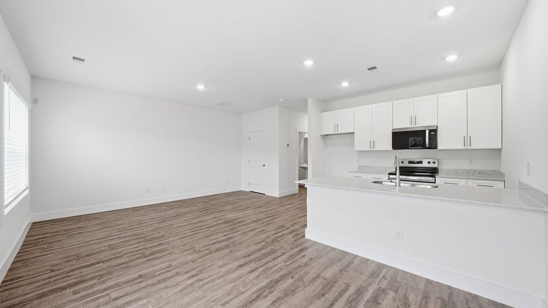 Spacious, unfurnished interior of a new home in The Arbor Townhomes, Kingsport (Image 12).