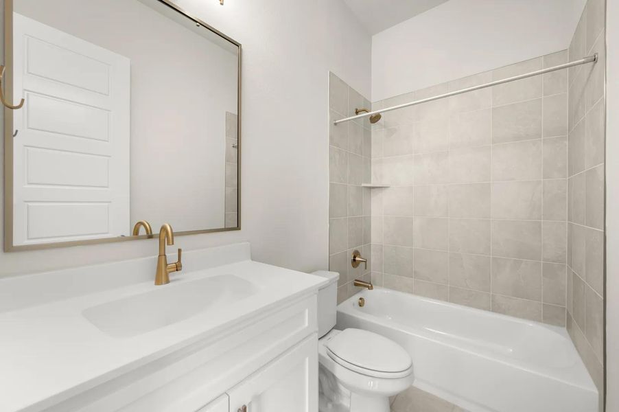 The Elliott Full Bath