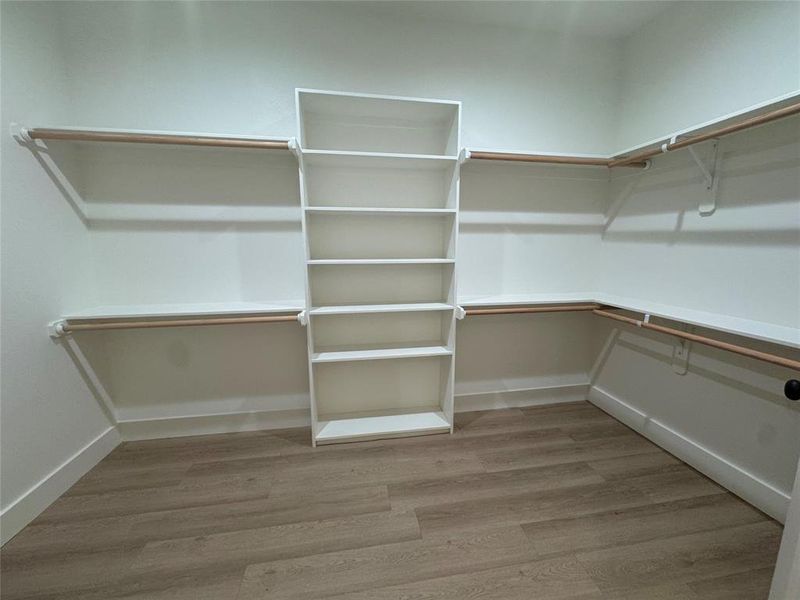 Spacious, unfurnished interior of a new home in , Tuscola (Image 14).