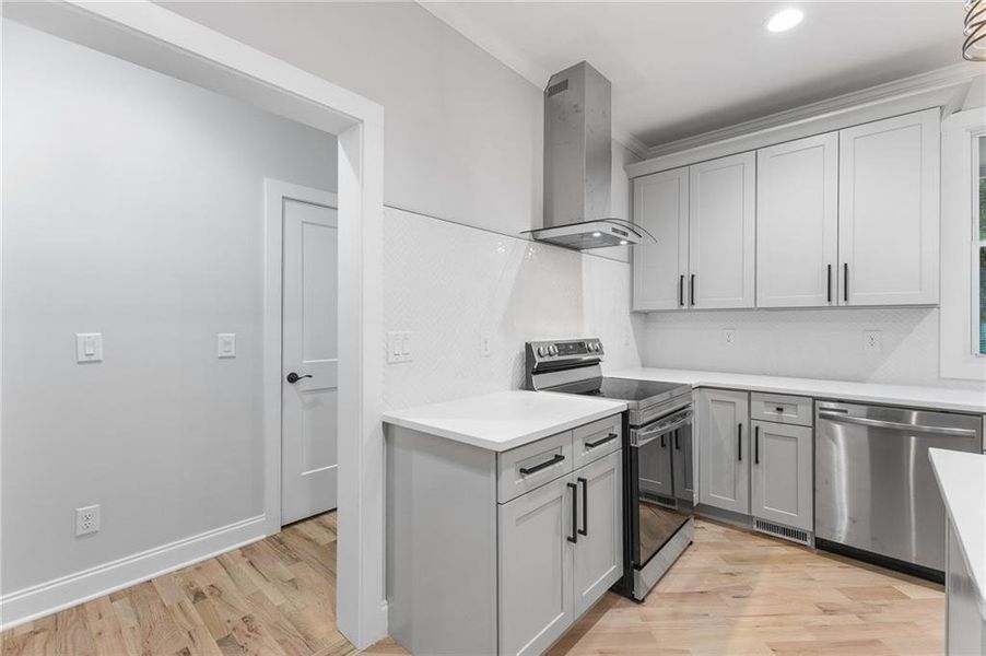 Furnished interior view inside a new home in , Lawrenceville (Image 11).