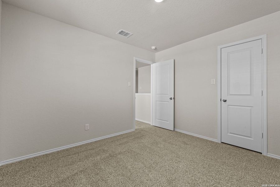 Spacious, unfurnished interior of a new home in Stonehill, San Antonio (Image 14).