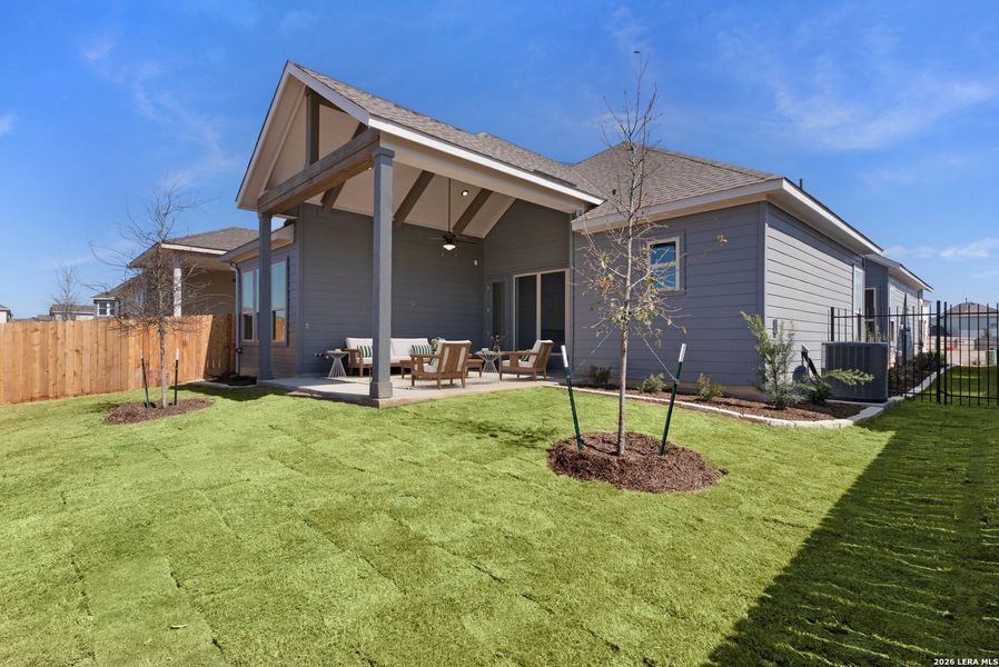 Exterior details and patio area of a home in Davis Ranch, San Antonio (Image 3).