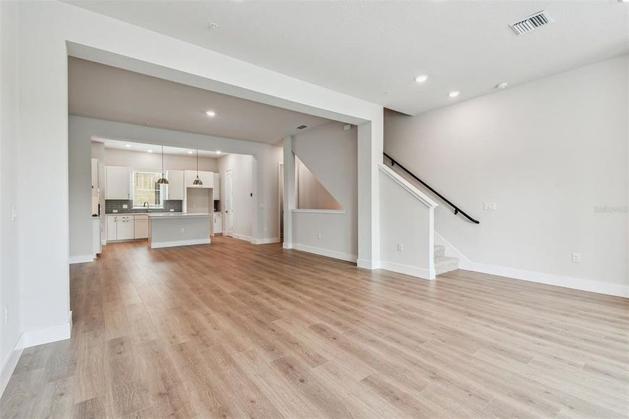 Spacious, unfurnished interior of a new home in Towns at Union, St. Petersburg (Image 25).