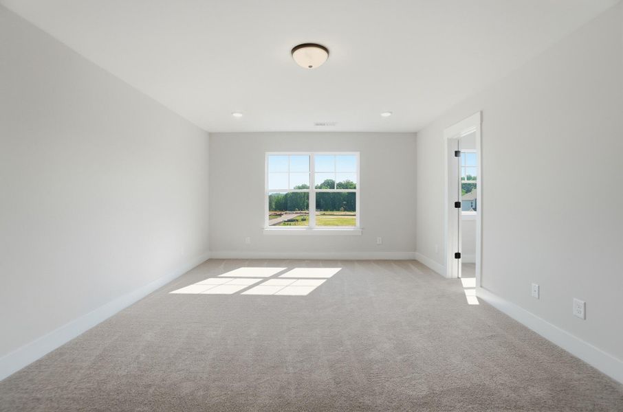 Spacious, unfurnished interior of a new home in Blythe Mill Townhomes, Waxhaw (Image 25).