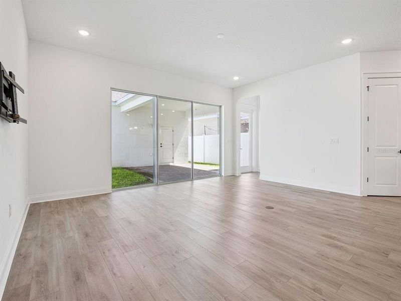 Spacious, unfurnished interior of a new home in Osprey Ranch, Winter Garden (Image 41).
