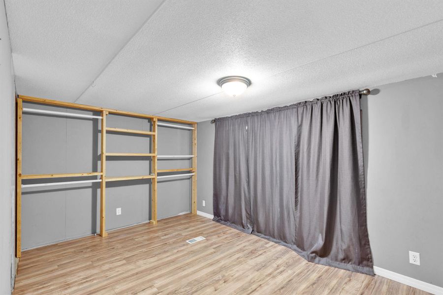 Spacious, unfurnished interior of a new home in , St. Cloud (Image 23).