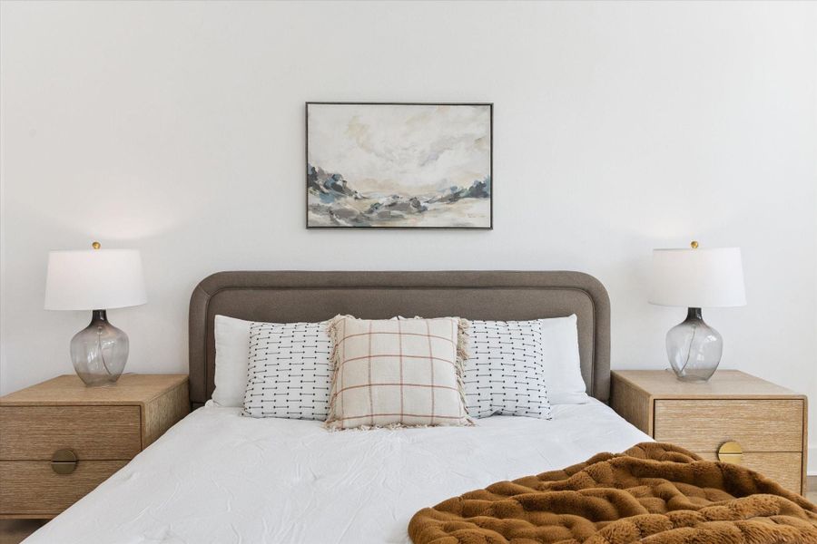 Located on the opposite side of the third floor from anther guest bedroom, this serene retreat is private and quiet. Located on the opposite side of the third floor from anther guest bedroom, this serene retreat is private and quiet.